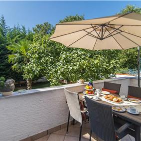 4 Bedroom Villa with Pool and Annex near Porec, Sleeps 8